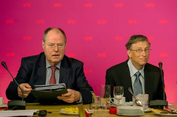 Chancellor candidate of the German Social Democrats, SPD, Peer Steinbrueck and Microsoft co-founder Bill Gates, from left, attend an SPD conference in Hermannswerder near Potsdam, Germany.