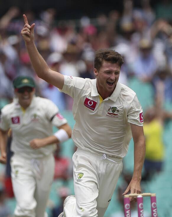 Australia`s Jackson Bird celebrates taking the wicket of Sri Lanka`s Tillakaratne Dilshan during the third cricket test match against Sri Lanka in Sydney.