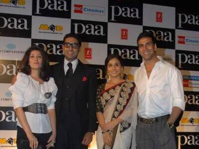 Twinkle, Abhishek, Vidya and Akshay at the premiere of 'Paa'.