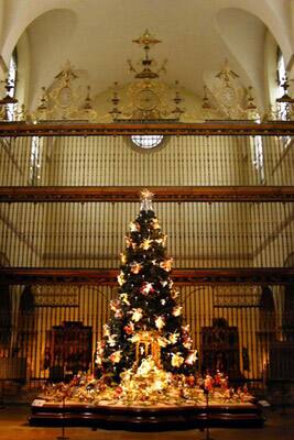 Tree and crèche display in the Medieval Sculpture Hall