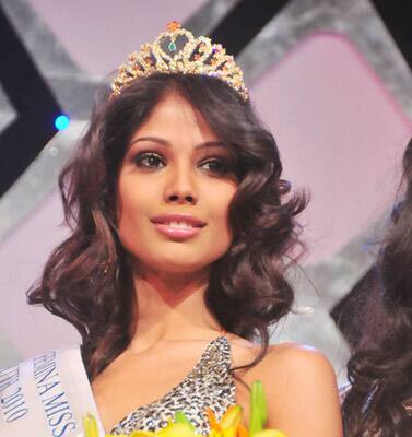 Miss India Earth 2010- Nicole Faria