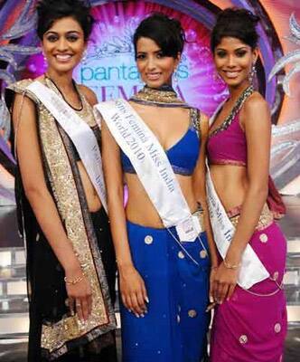 (L-R) Neha Hinge, Miss India International 2010, Manasvi Mamgai, Miss India World 2010 and Nicole Faria, Miss India Earth 2010 are the winners of the Pantaloons Femina Miss India 2010.