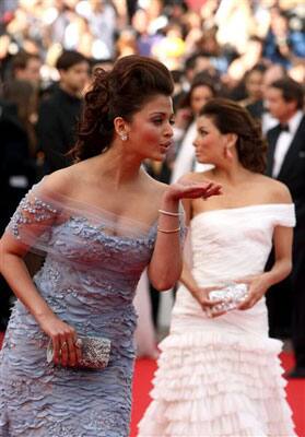 Actresses Eva Longoria, right, and Aishwarya Rai arrive at the premiere for the film 