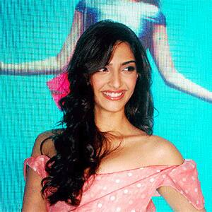 Bollywood newbie Sonam Kapoor looks ravishing at the music release of ‘Aisha’ in Mumbai.