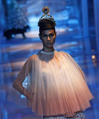 A model displays a creation by Indian designer Anamika Khanna at the Pearls Infrastructure Delhi Couture Week 2010 in New Delhi, India.