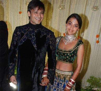 Vivek Oberoi with his wife Priyanka Alva at their wedding reception.