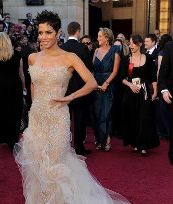 Actress Halle Berry arrives before the 83rd Academy Awards  in the Hollywood section of Los Angeles.