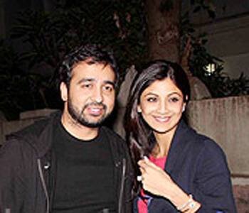 Shilpa Shetty and Raj Kundra spotted at the special screening of ‘Tanu Weds Manu’ in Mumbai.