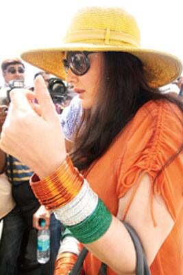 Preity Zinta wears tri-colour bangles to cheer for India. 