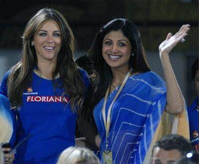 Liz Hurley and Shilpa Shetty spotted cheering their team at the IPL. 