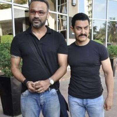 Aamir Khan unveils Delhi Belly first look.