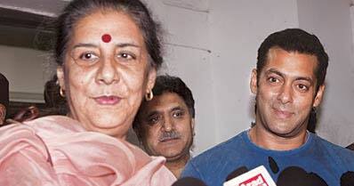 Salman hold a special screening of 'Chillar Party' for I&B Minister Ambika Soni.