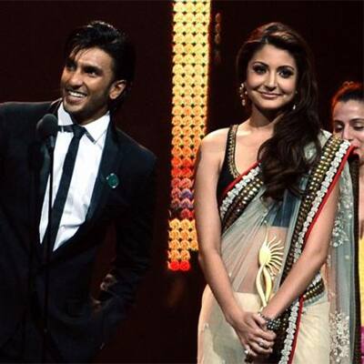 Anuskha Sharma & Ranveer Singh at the IIFA Awards 2011. 