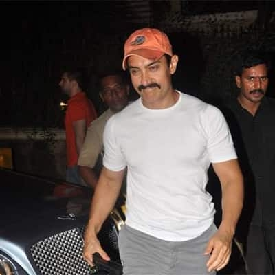 Aamir Khan at Delhi Belly screening. 