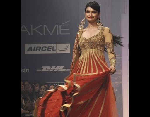 Prachi Desai walks the ramp for designer Neeta Lulla on the fourth day of Lakme Fashion Week (LFW) Winter/Festival 2011.