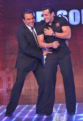 Salman Khan with Dharmendra on the sets of `India's Got Talent`.