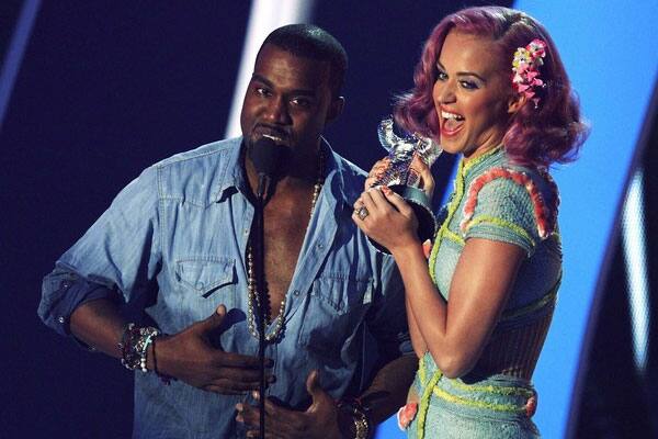 Singers Kanye West (L) and Katy Perry accept the award for best collaboration for 