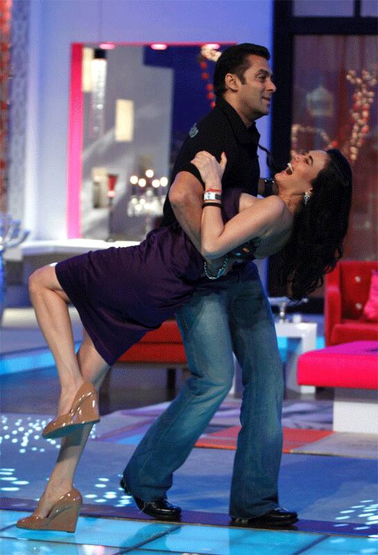 Salman Khan shakes a leg with Preity Zinta on her uncoming TV show. 