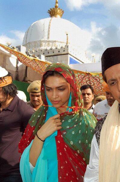 Deepika Padukone at Sufi Saint Khwaja Moinuddin Chishti`s Dargah in Ajmer.