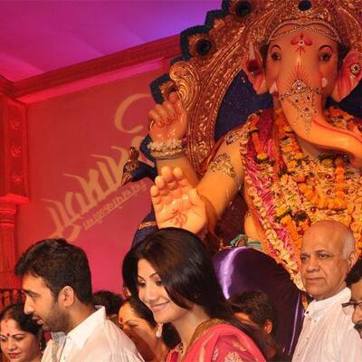 Shilpa Shetty and Raj Kundra at Chinchpokli Ganapati Pandal.