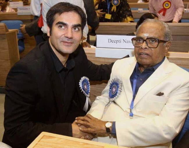 Arbaaz Khan with veteran filmmaker K Balachander at the National Film Awards 2010.