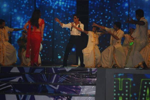 Shahrukh Khan and Kareena Kapoor at the music launch of `Ra.One`.