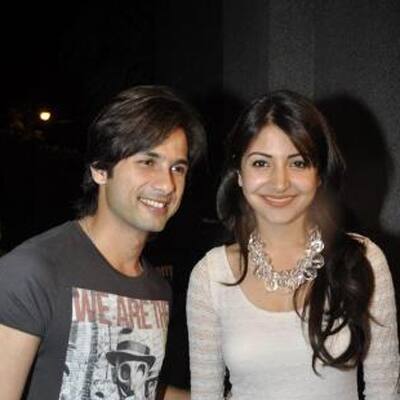 Shahid Kapoor and Anushka Sharma at 'Delhi Belly' success bash in Mumbai.