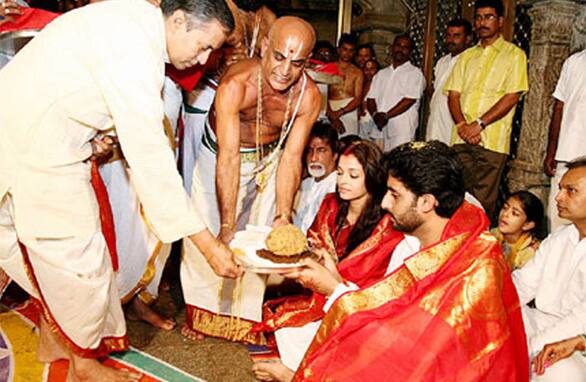 Newly weds Aishwarya Rai and Abhishek Bachchan went to Tirupathi Temple a day after their wedding.