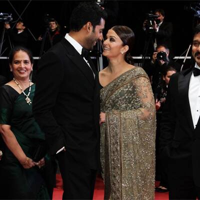 Aishwarya Rai and Abhishek Bachchan at the premiere of their film 'Raavan'.