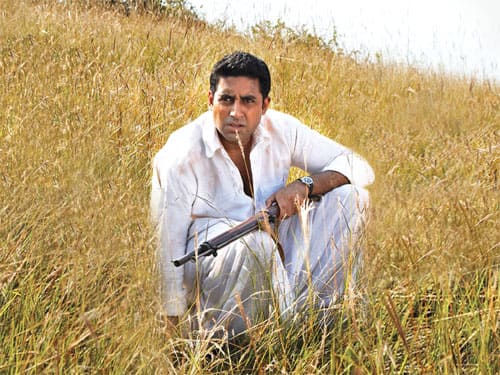 Abhishek played a revolutionary Bengali youth in Ashutosh Gowriker's `Khelein Hum Jee Jaan Sey`.