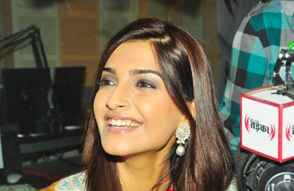 Sonam Kapoor promotes her upcoming film 'Mausam' in Jaipur.