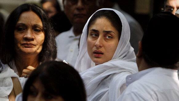 Bollywood actor Kareena Kapoor attends the funeral of Mansur Ali Khan Pataudi in New Delhi. Pataudi, a former India cricket captain who led the country to its first series victory abroad, died Thursday at a local hospital where he was being treated for a lung disease. He was 70.