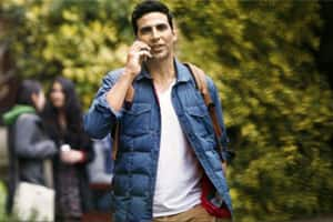 Check out Akshay's new cool look for 'Desi Boyz'.