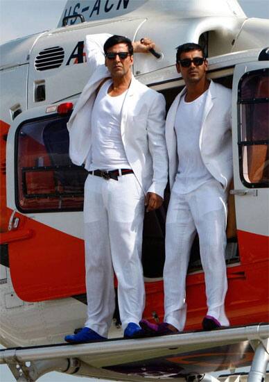 Still of 'Desi Boyz' Akshay and John in white!