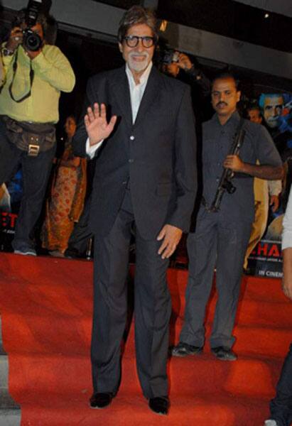 Amitabh Bachchan at Dev Anand's `Chargesheet` premiere. 