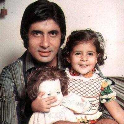 Jaya Bachchan was apparently pregnant with Shweta Bachchan during the filming of cult classic ‘Sholay’. Amitabh is seen here with little Shweta.