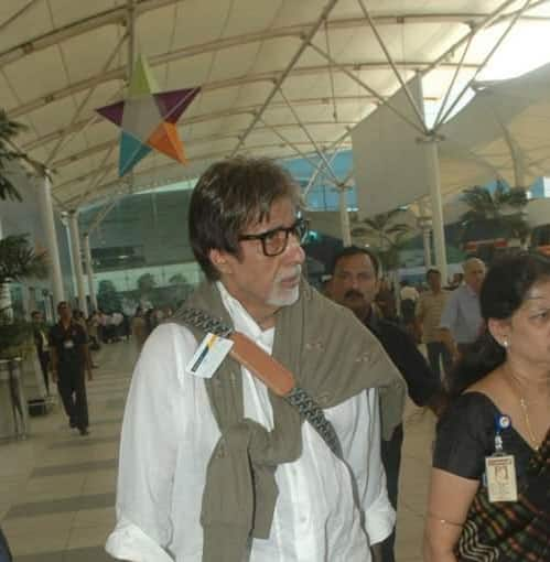 Senior Bachchan looks baffled at the Mumbai airport.