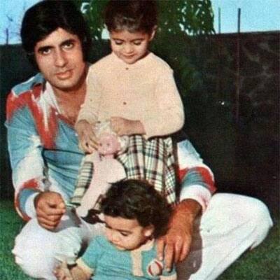 Papa Amitabh Bachchan is seen here enjoying a day out in the company of his lovelies Shweta and Abhishek.