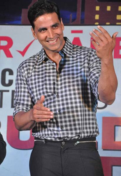 Akshay Kumar looks dashing in a checked shirt at the Society Interior Awards.