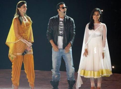 Akshay, Deepika and Chitrangda at Kabaddi World Cup 2011 in Ludhiana.