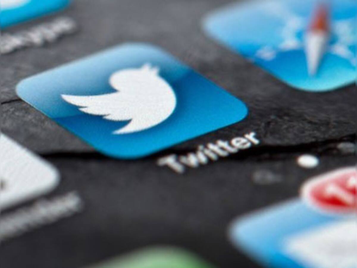 Twitter bug allowed strangers to view tweets from protected accounts