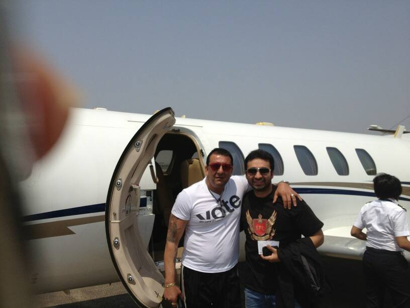 Raj Kundra posted this pic of his with Sanjay Dutt and tweeted, 