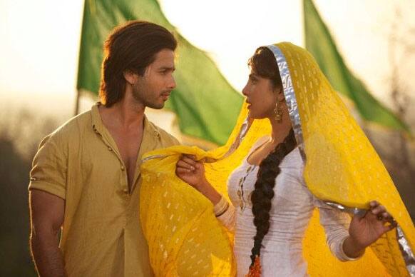 A still from Shahid, Priyanka starrer 'Teri Meri Kahaani'.