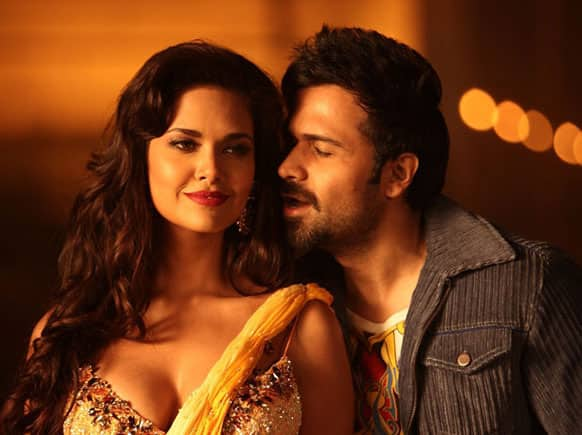 Check out stills of sexy Esha Gupta showing her scorching body in 'Jannat 2'.