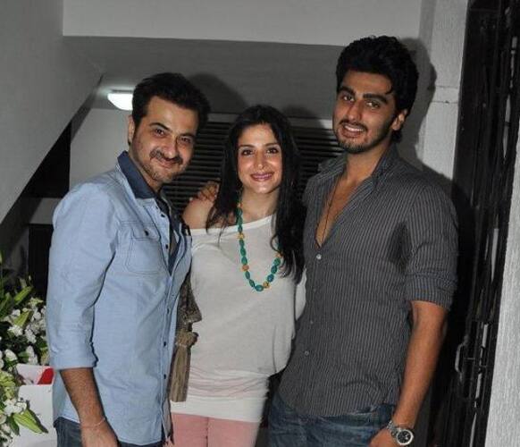 Sanjay Kapoor, Maheep Kapoor and Arjun Kapoor at Seema Khan's spa opening.