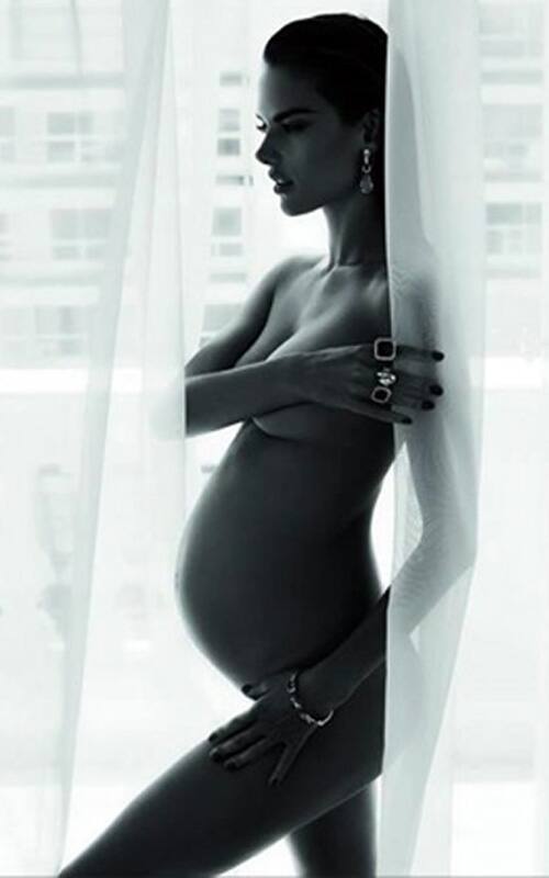 Victoria`s secret model Alessandra Ambrosio, who is pregnant with her second child, has shown off her figure by posing nude for a new jewelery advertisement.