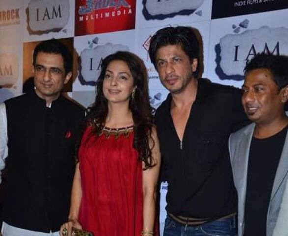 Sanjay Suri, Juhi Chawla, Shah Rukh Khan and Onir at the success bash of 'I Am'.