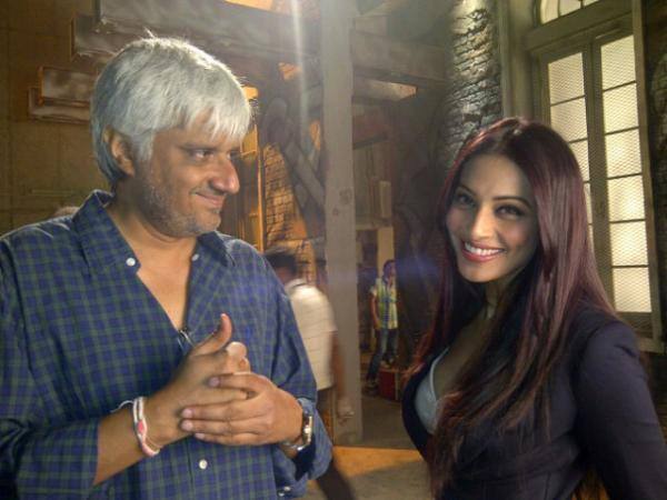 Bipasha Basu with Vikram Bhat on the sets of 'Raaz 3'.