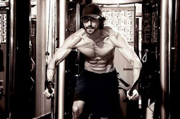 Hunk Arjun Rampal flaunts his sculpted body.