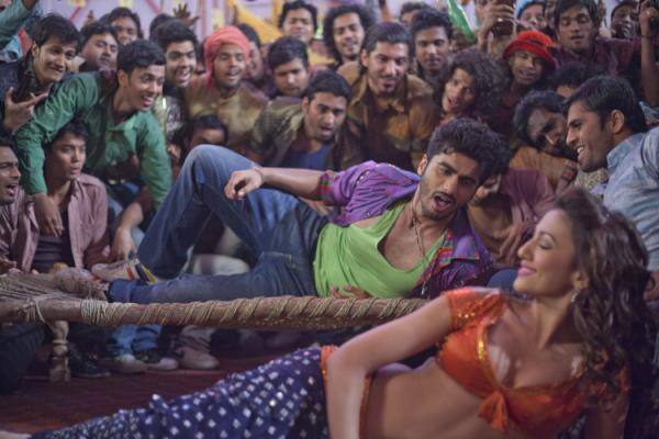 Arjun Kapoor and Gauhar Khan in a still from 'Ishaqzaade'.